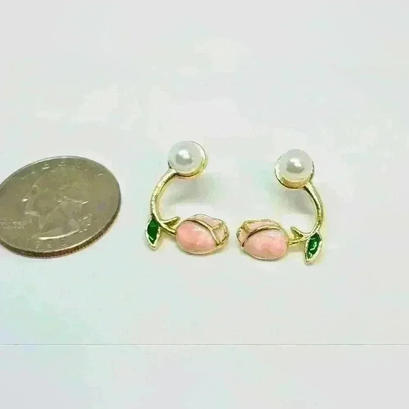 NWOT Pink Tulip Flower Pearl Stud Earrings - Picture 3 of 5